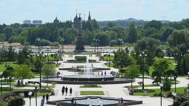 Вид на Стрелку у впадения в Волгу реки Которосли, Ярославль
