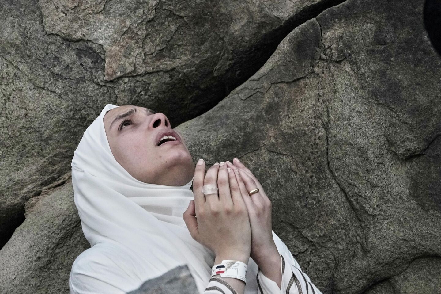 Паломник во время хаджа в Мекке Паломник во время хаджа в Мекке