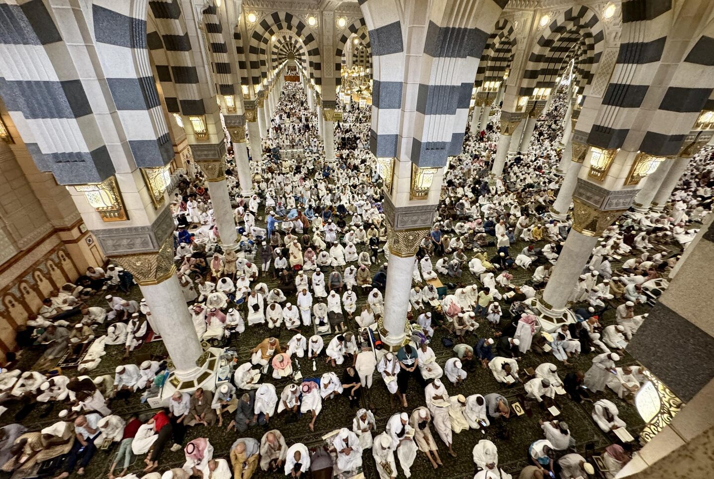 Паломники во время хаджа в Медине Паломники во время хаджа в Медине