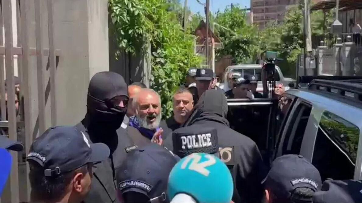В Ереване задержали архиепископа по подозрению в организации теракта