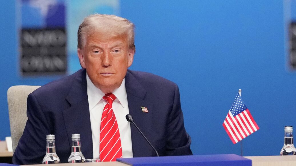 © AP Photo / Matthias Schrader<br>Президент США Дональд Трамп на саммите НАТО в Гааге. Архивное фото