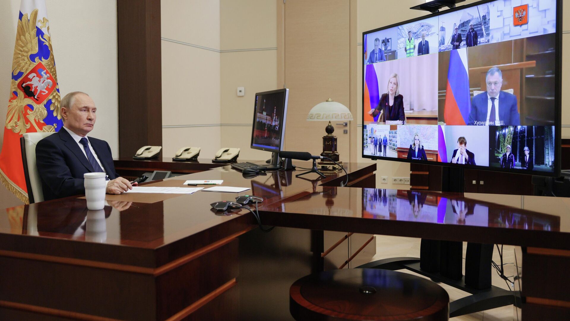 Президент РФ Владимир Путин в режиме видеоконференции проводит совещание о ходе создания культурно-образовательных и музейных комплексов - РИА Новости, 1920, 25.06.2025