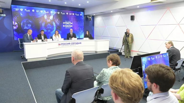 Пресс-конференция на тему: Инженер-предприниматель в борьбе за мировой рынок приборостроения Пресс-конференция на тему: Инженер-предприниматель в борьбе за мировой рынок приборостроения