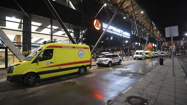 Автомобили скорой помощи в аэропорту Шереметьево