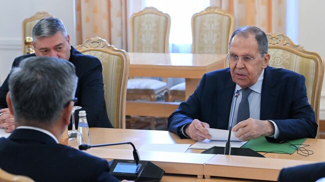 Лавров проводит переговоры с главой МИД Лаоса
