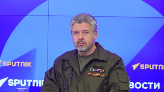 Председатель Международного общественного трибунала по преступлениям украинских неонацистов Максим Григорьев представил доклад Злодеяния и военные преступления киевского режима в городе Дзержинск (Торецк) Председатель Международного общественного трибунала по преступлениям украинских неонацистов Максим Григорьев представил доклад Злодеяния и военные преступления киевского режима в городе Дзержинск (Торецк)