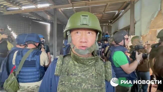 Корреспондент китайского телеканала Phoenix Лу Юйгуан. Кадр видео