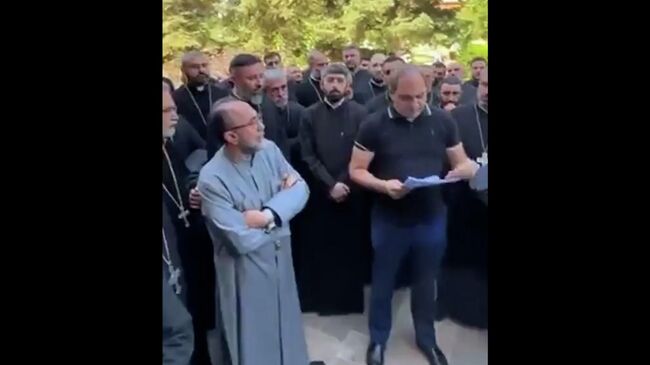 Адвокат Ара Зограбян сообщил о решении властей задержать архиепископа Микаэла Аджапахяна