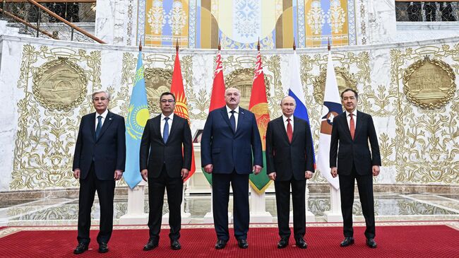 Перед началом заседания Высшего Евразийского экономического совета в узком составе в Минске