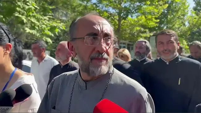 Глава Ширакской епархии ААЦ архиепископ Микаэл Аджапахян