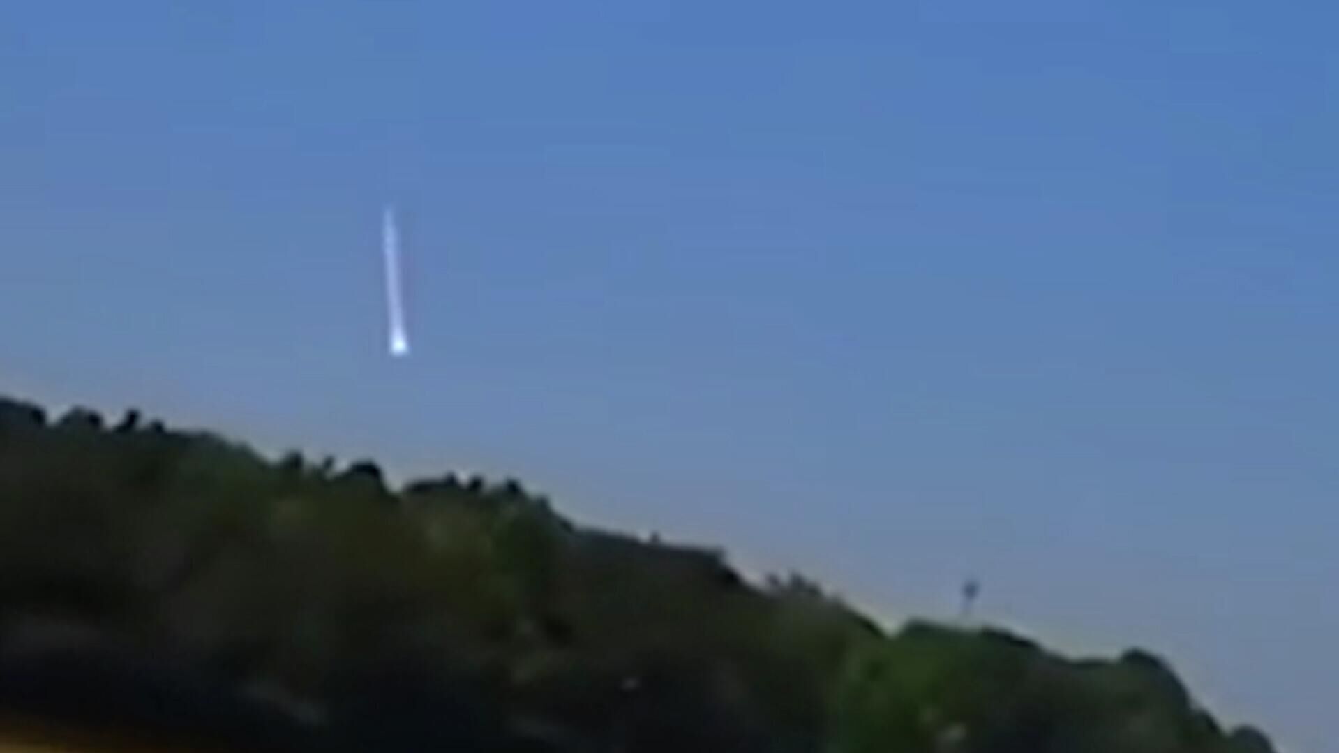 Момент падения огненного шара на юго-востоке США - РИА Новости, 1920, 28.06.2025