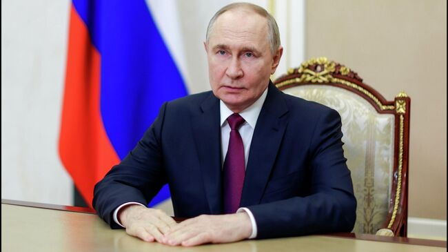 Путин по видеосвязи принимает участие в открытии молодежных центров в российских регионах