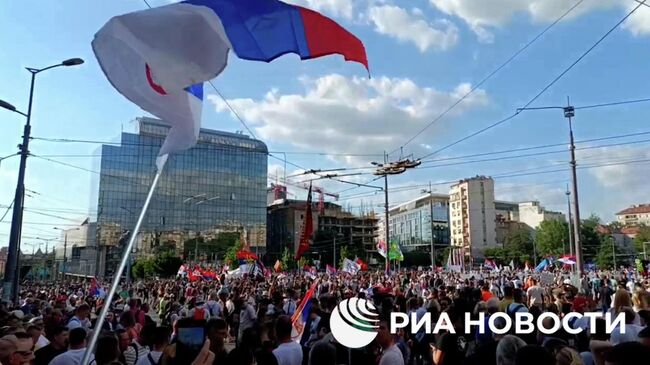 Акция протеста в центре Белграда с требованием досрочных выборов