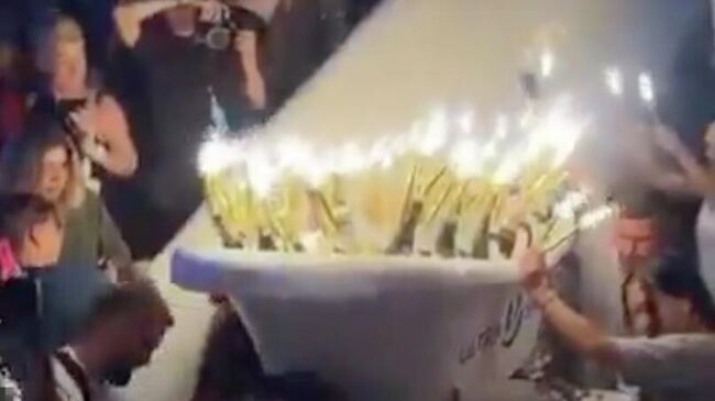 Кадр видео, которое опубликовал ирландский журналист Чей Боуз в социальной сети Кадр видео, которое опубликовал ирландский журналист Чей Боуз в социальной сети