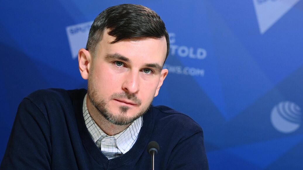 Глава Sputnik Азербайджан прилетел в Москву после освобождения