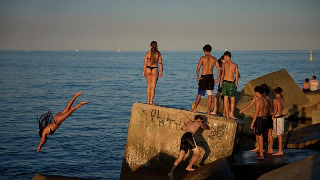 Жаркая погода в Барселоне, Испания. 29 июня 2025 года