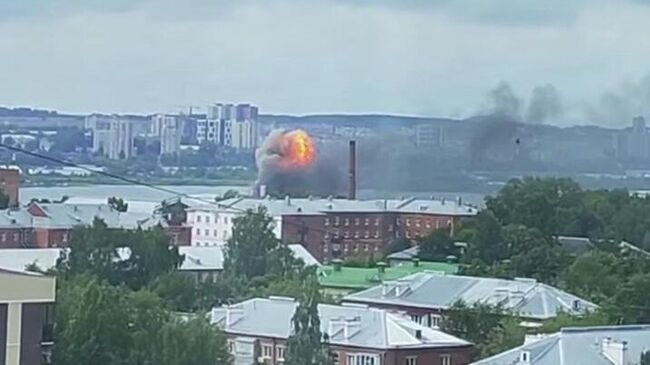 Пожар после падения БПЛА в Ижевске. Кадр видео из соцсетей