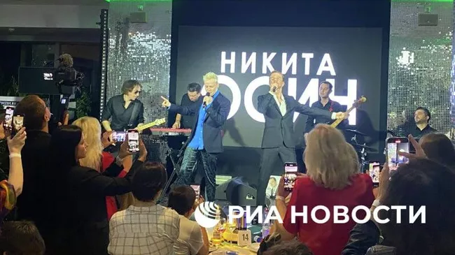 Ярослав Дронов на дебютном концентре артиста продюсерского центра SHAMAN Никиты Осина в Сочи