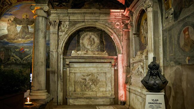 Могила Дракулы в Неаполе 