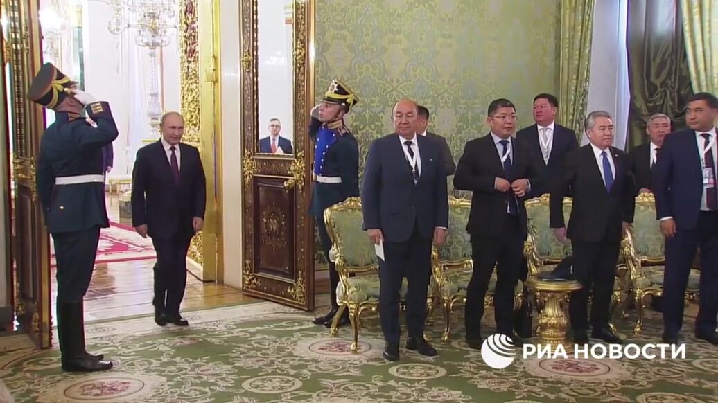 Путин и Жапаров обсудили статус русского языка в Киргизии