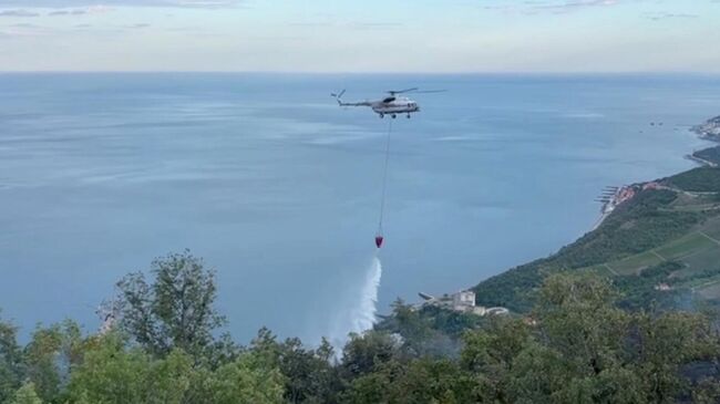 Ликвидация природного пожара в районе села Лазурное под Алуштой