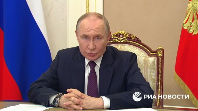 Путин на совещании с членами правительства