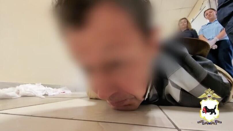 Мужчина,  напавший на медперсонал в больнице Иркутска - РИА Новости, 1920, 03.07.2025