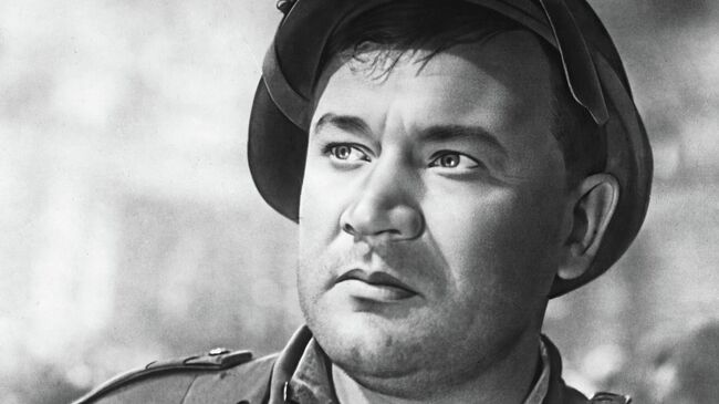 Кадр из фильма Падение Берлина Кадр из фильма Падение Берлина