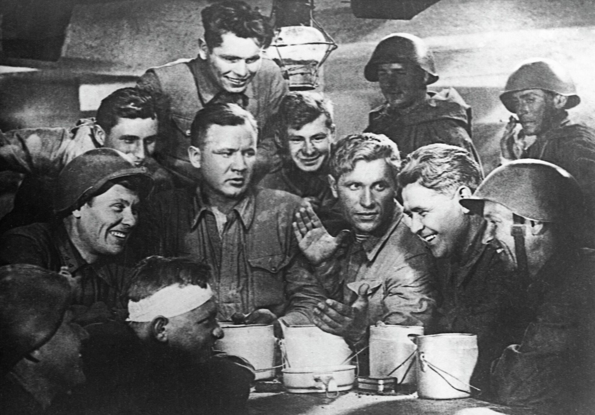 Кадр из фильма Два бойца Кадр из фильма Два бойца - РИА Новости, 1920, 03.07.2025