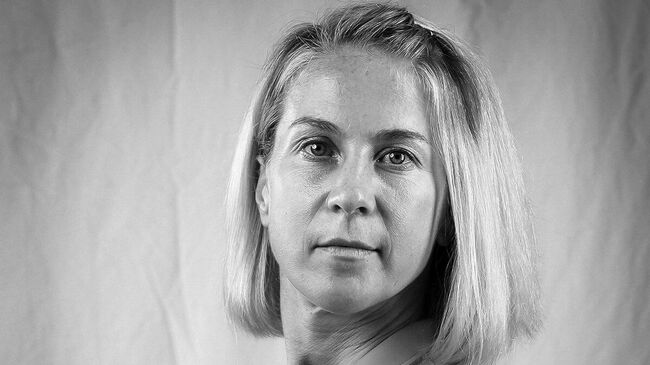 Игрок в пляжный футбол Евгения Захарова