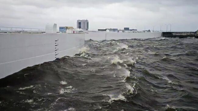 Уровень воды с внешней стороны дамбы в Санкт-Петербурге достиг 180 сантиметров