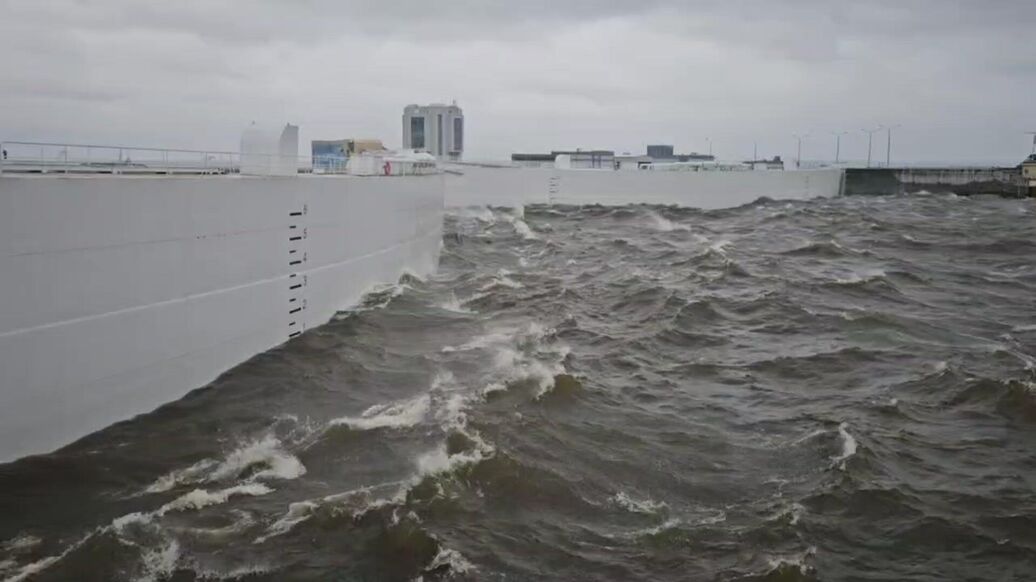 Петербург готовится к масштабному наводнению