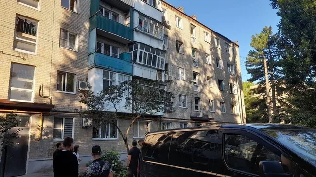 Место падения БПЛА в Азове