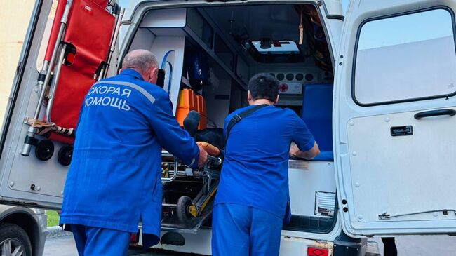 Сотрудники скорой помощи в Бийске