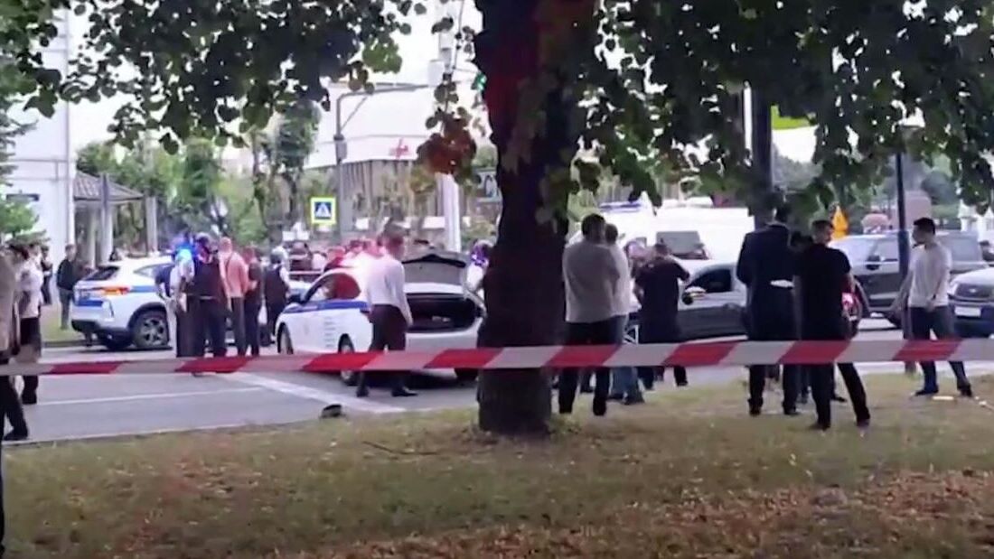 Обстановка на месте нападения на сотрудников ДПС в Нальчике, Кабардино-Балкария. Кадр видео из соцсетей - РИА Новости, 1920, 05.07.2025