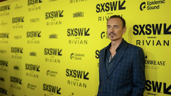 Американский актер Джулиан Макмэхон Американский актер Джулиан Макмэхон