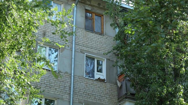 На месте атаки БПЛА по жилому дому в Энгельсе Саратовской области