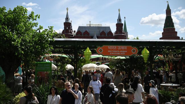 Фестиваль индийской культуры на Манежной площади в Москве Фестиваль индийской культуры на Манежной площади в Москве