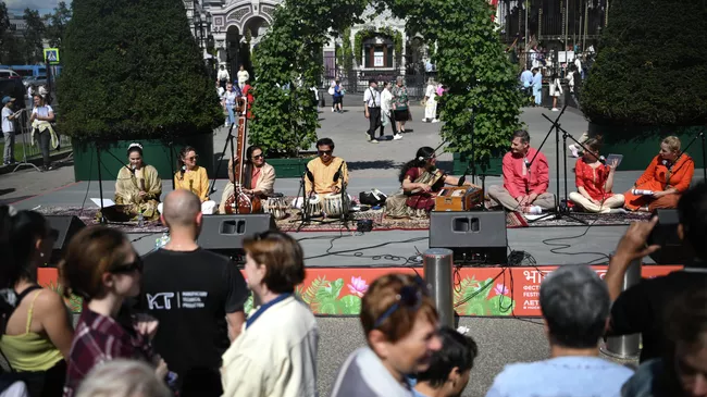 Фестиваль индийской культуры на Манежной площади в Москве Фестиваль индийской культуры на Манежной площади в Москве