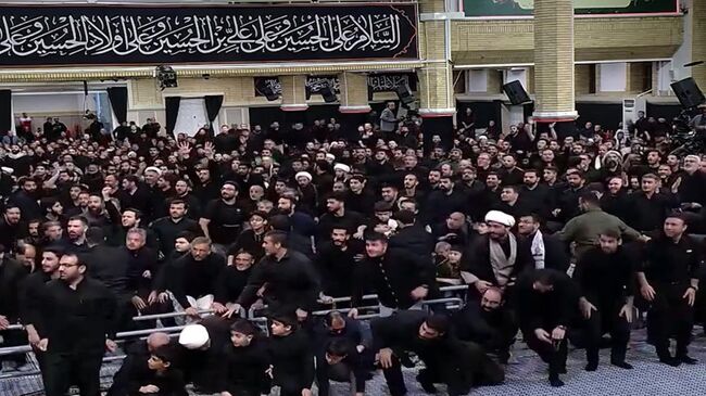 Хаменеи на траурной церемонии в ночь Ашуры