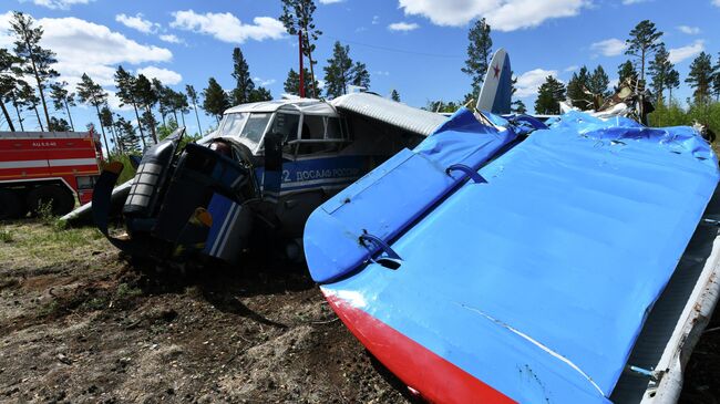 Самолет Ан-2 совершил жесткую посадку около села Смоленка Читинского округа. 6 июля 2025