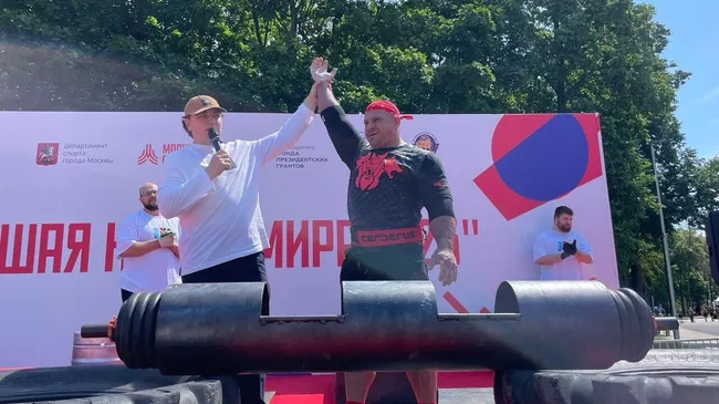 Атлет Валерий Остапенко установил рекорд России по подъему бревна