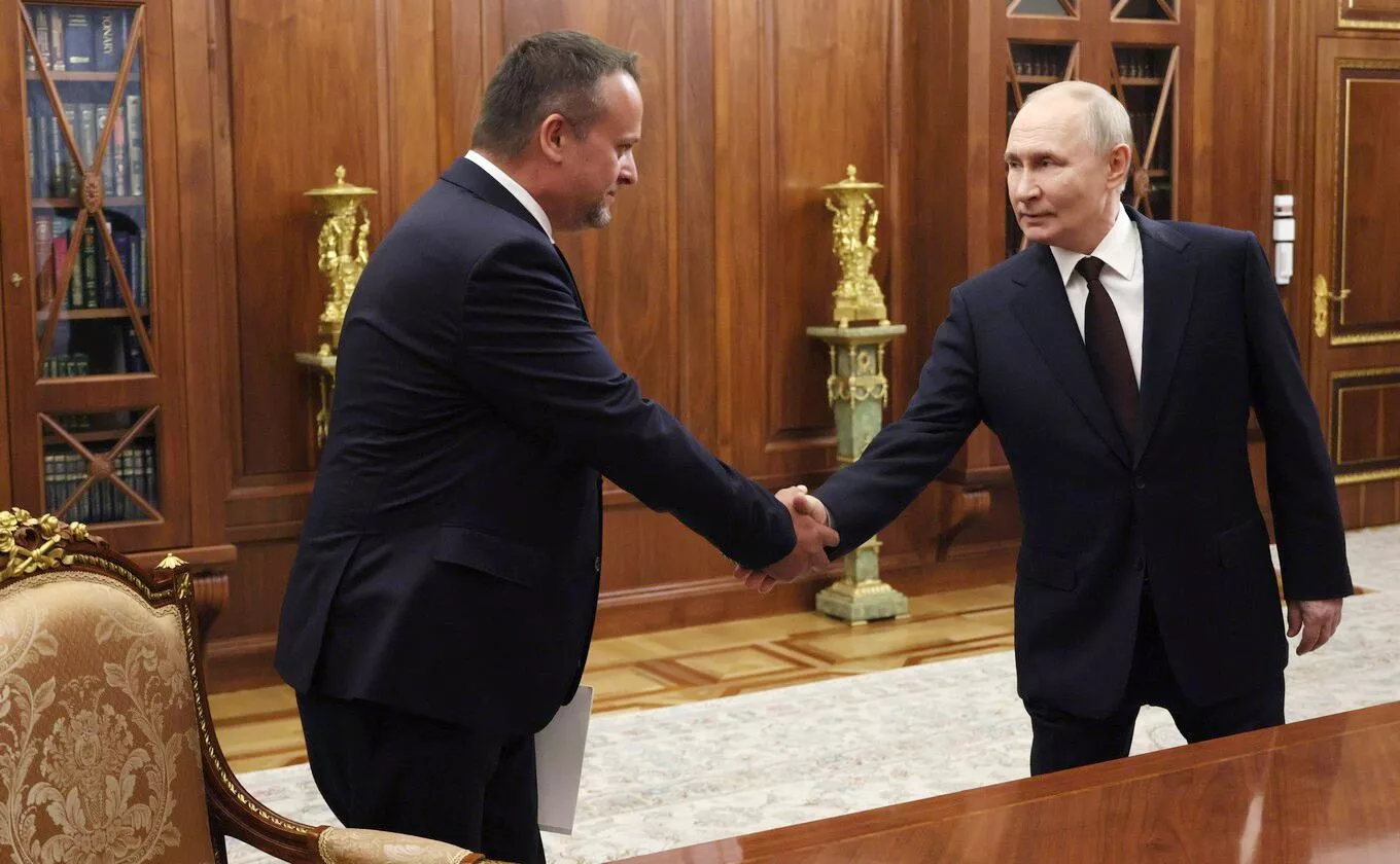  Президент РФ Владимир Путин и Андрей Никитин во время встречи - РИА Новости, 1920, 07.07.2025