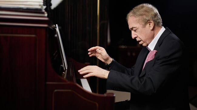 Михаил Гуцериев Михаил Гуцериев