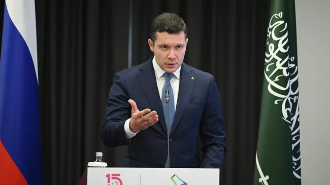 Министр промышленности и торговли РФ Антон Алиханов на выставке Иннопром в Екатеринбурге