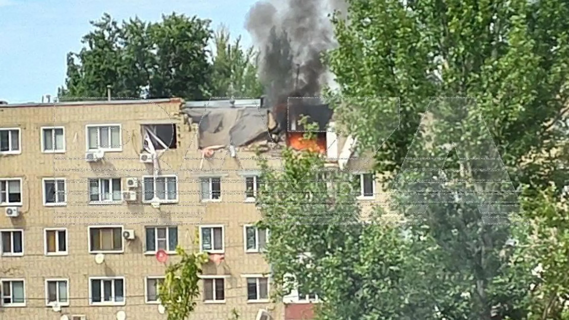 В Саратовской области расчищают завалы после взрыва газа в жилом доме