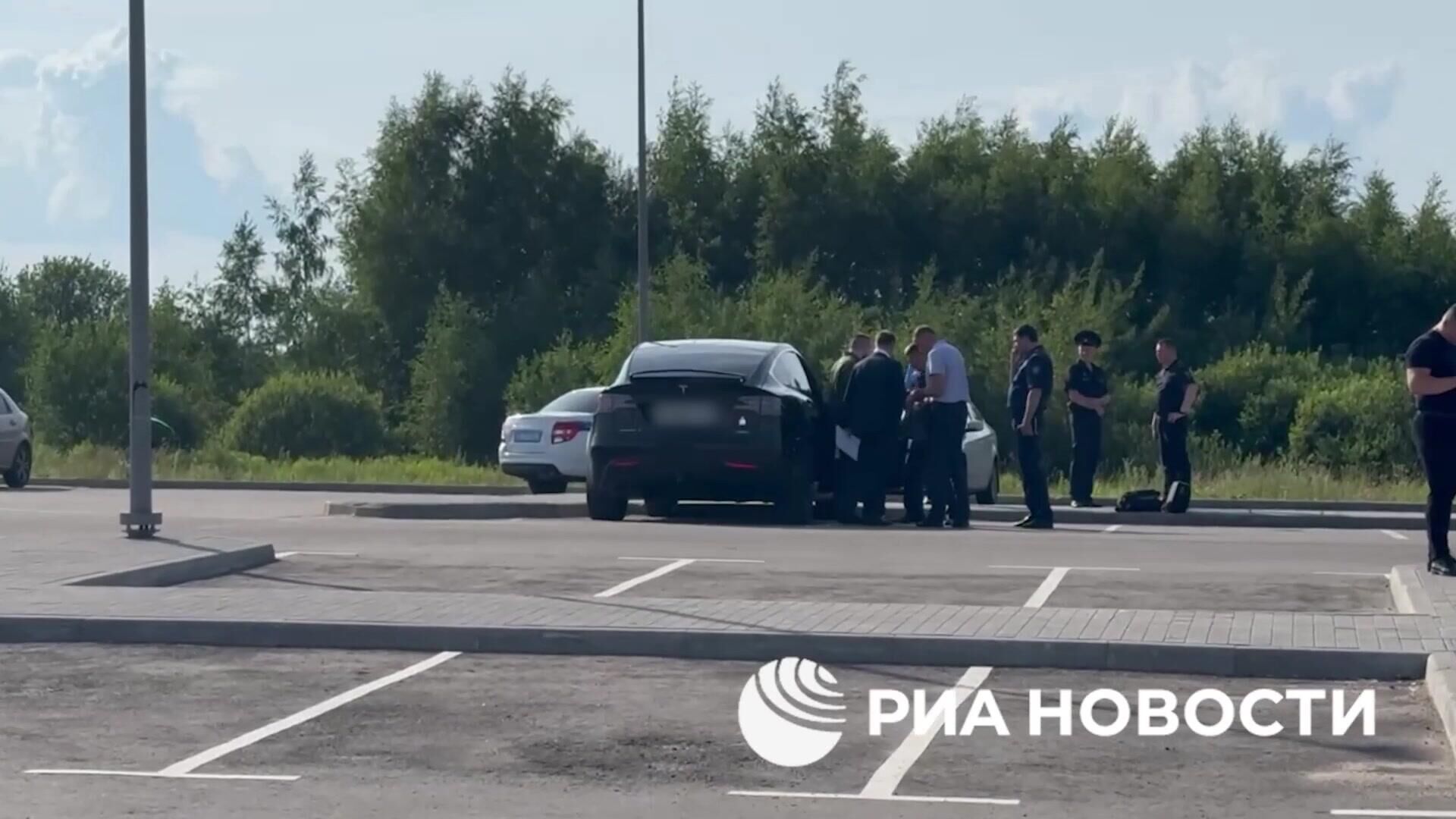 Автомобиль Tesla Романа Старовойта - РИА Новости, 1920, 07.07.2025