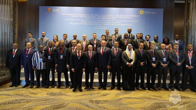 Глава МЧС России Александр Куренков на заседании исполнительного совета Международной организации гражданской обороны (МОГО) в Баку