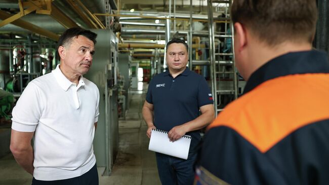  Губернатор Московской области Андрей Воробьев осматривает котельные и тепловые пункты обновили в Рузском округе 