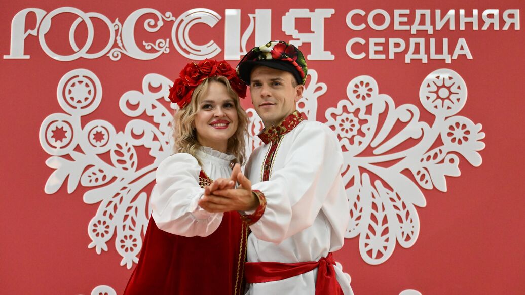 Как в сказке: самые яркие пары на II Всероссийском свадебном фестивале